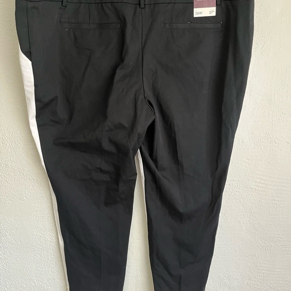 AVA & Viv Woman White/ Black  Mide Rise Skinny Hip & Thigh Dress Pant, S… - Picture 5 of 6